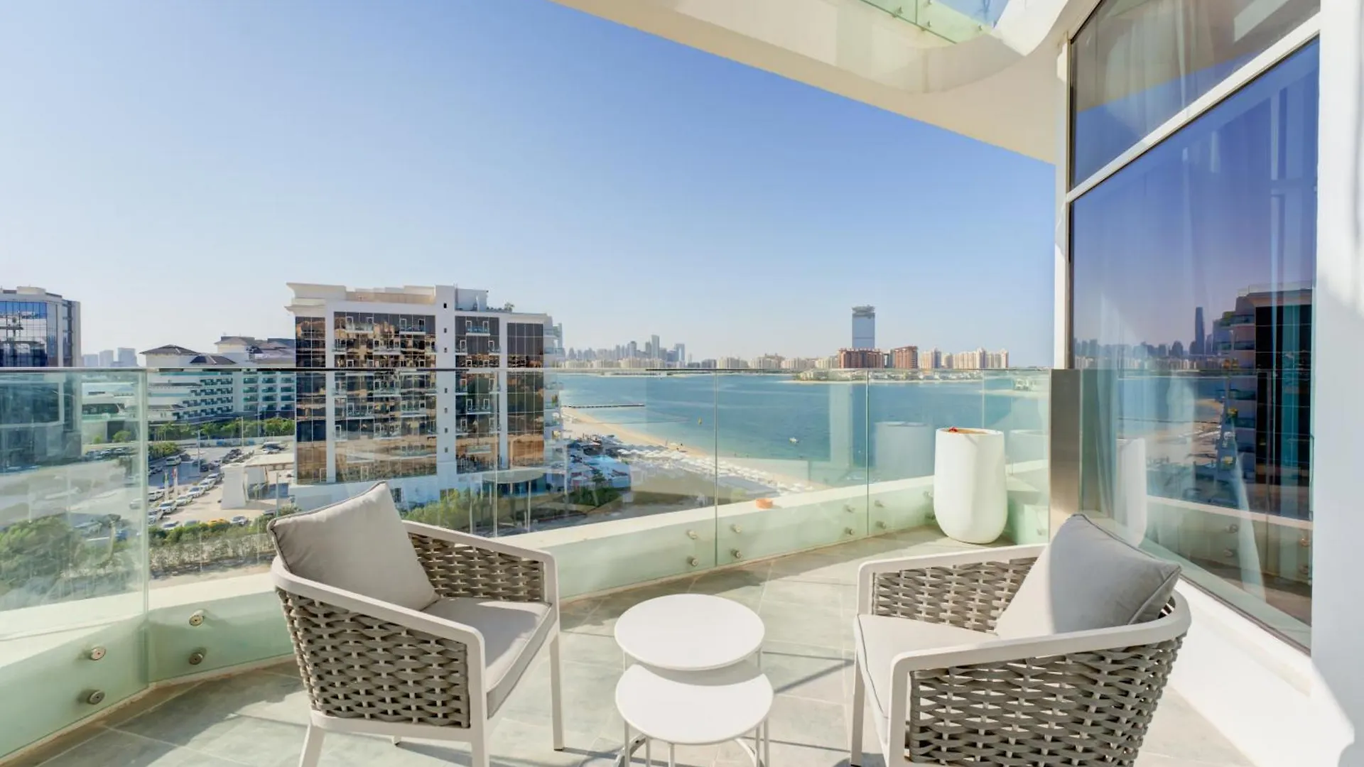 Stylish Palm Jumeriah 1-Bed With Private Beach Dubai 0*,