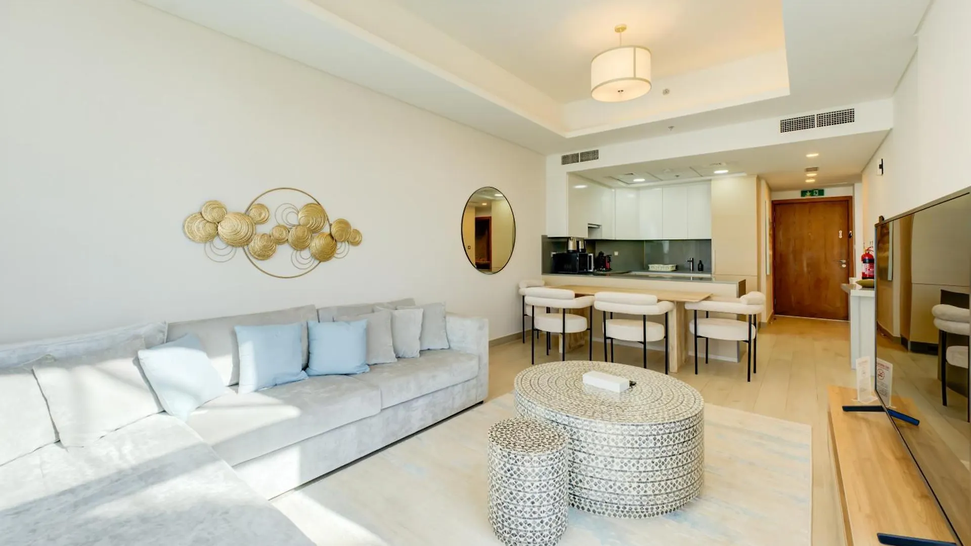 Stylish Palm Jumeriah 1-Bed With Private Beach Dubai