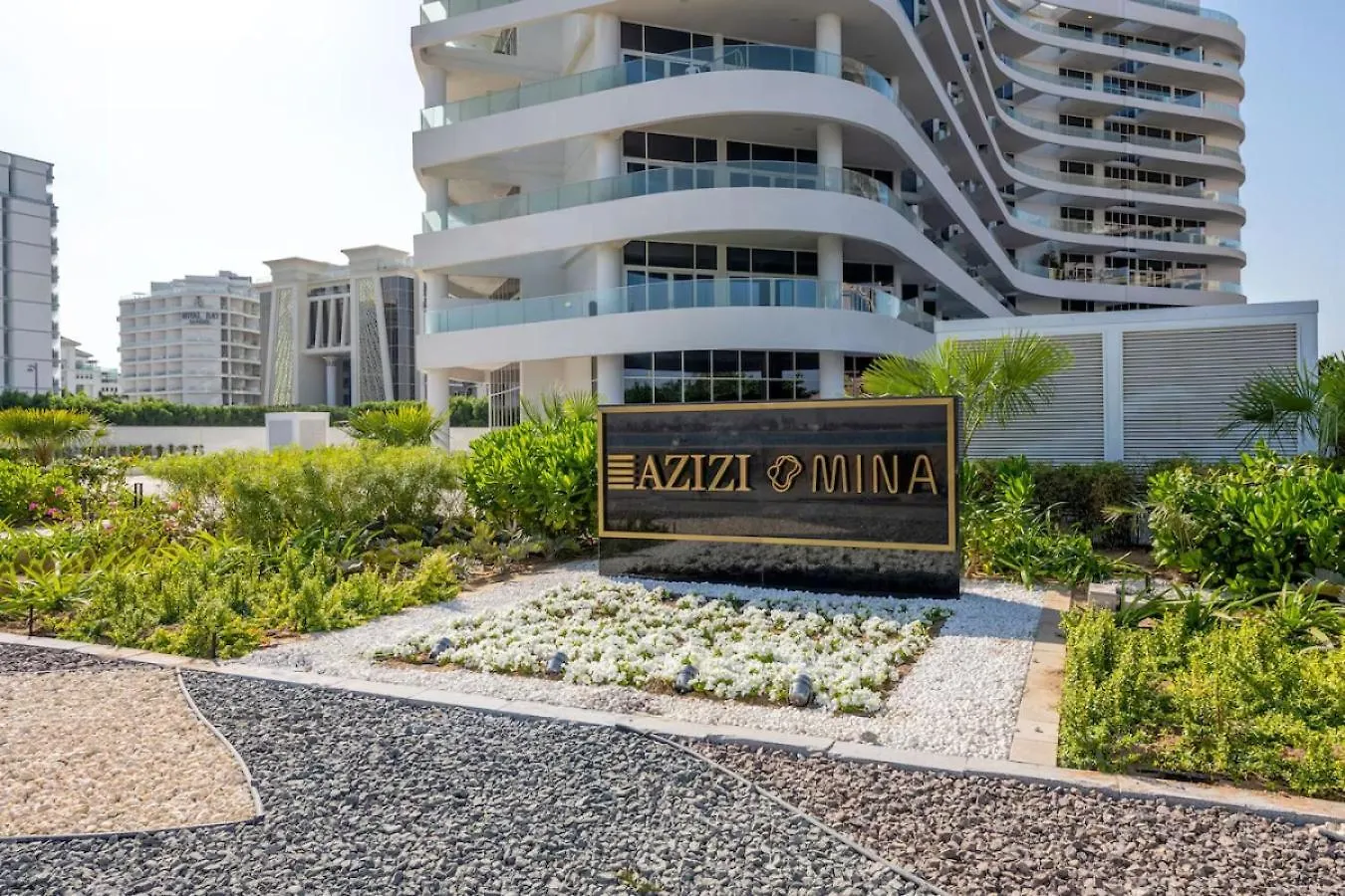 Stylish Palm Jumeriah 1-Bed With Private Beach Dubai Apartment