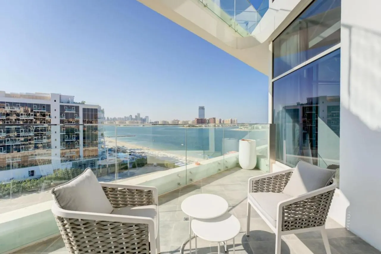 Stylish Palm Jumeriah 1-Bed With Private Beach Dubai Apartment